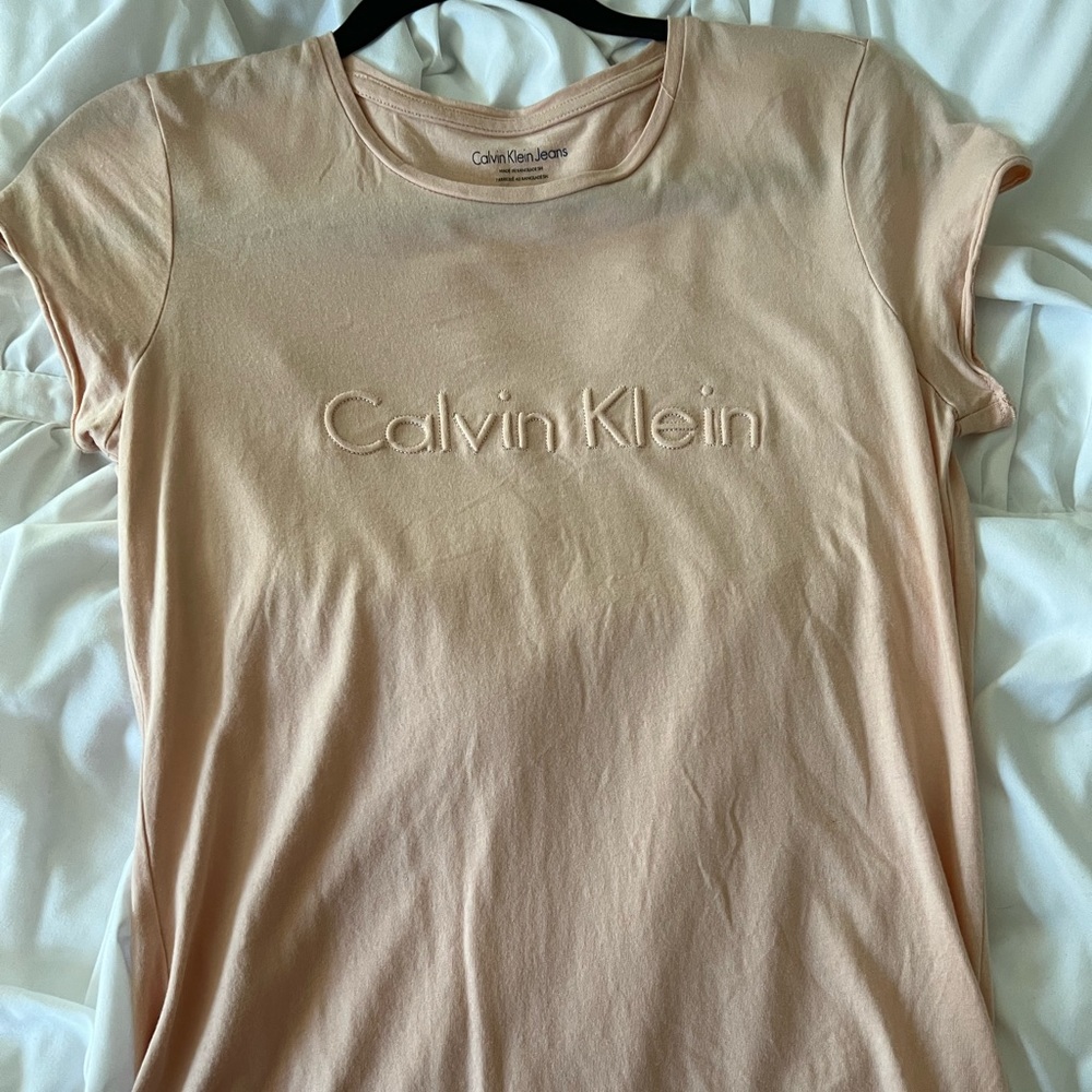 Light peach Calvin Klein tee